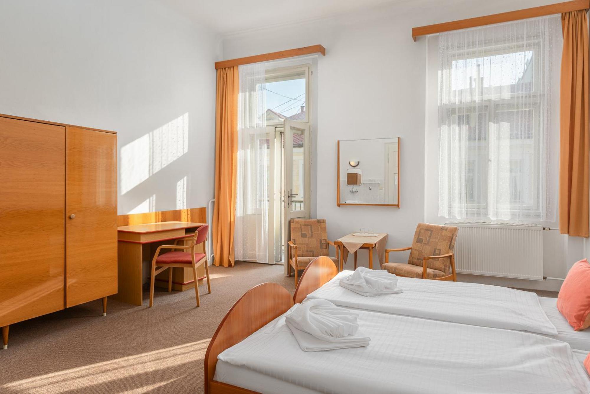 Otava - Vedlejsi Budova Františkovy Lázně Exterior foto